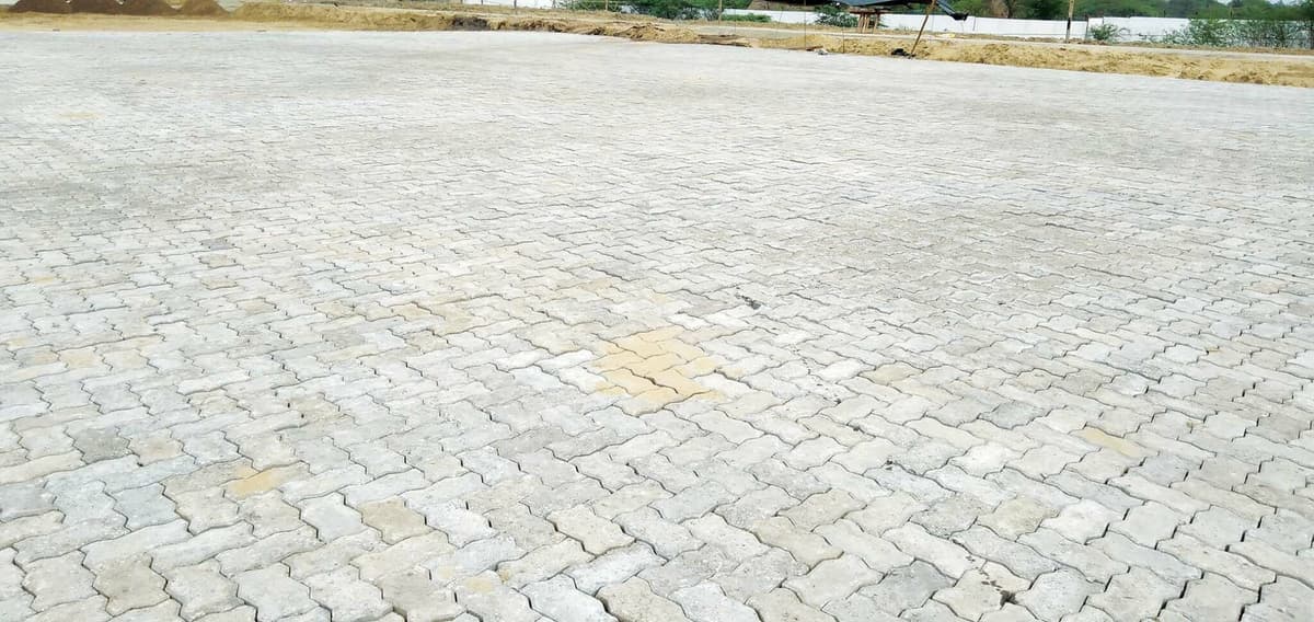 Strengthening of steel cargo yard using StrataWeb® geocells