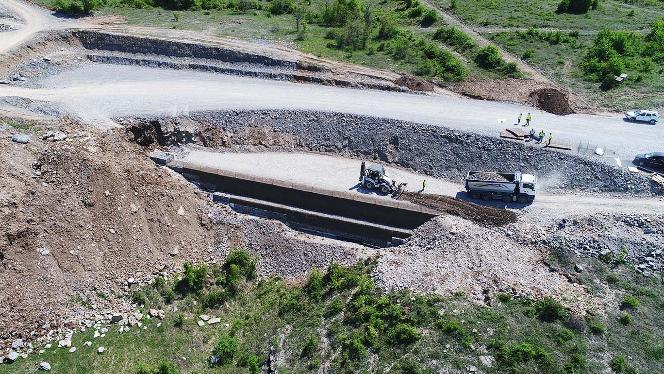 Embankment construction using StrataGrid® geogrids in Bulgaria