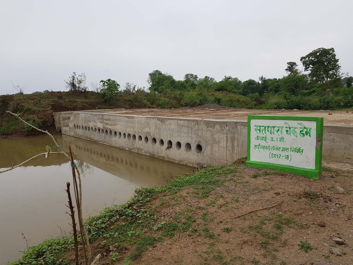 Construction of check dam using StrataWeb® Geocells in Damoh, MP