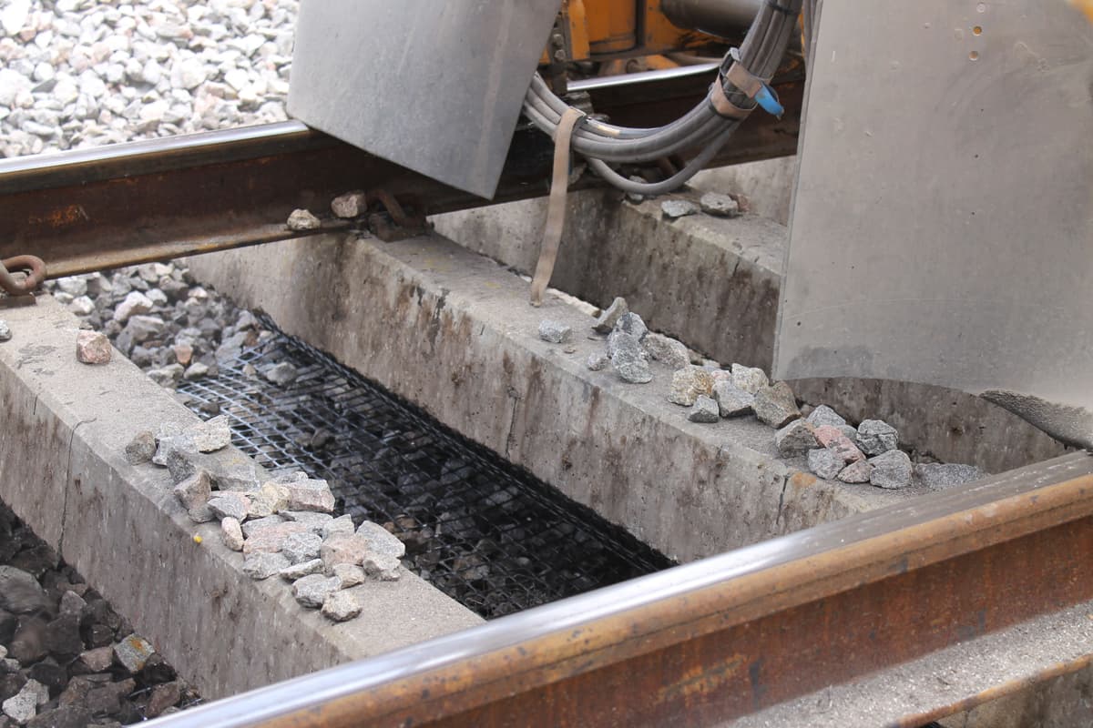 Embankment support