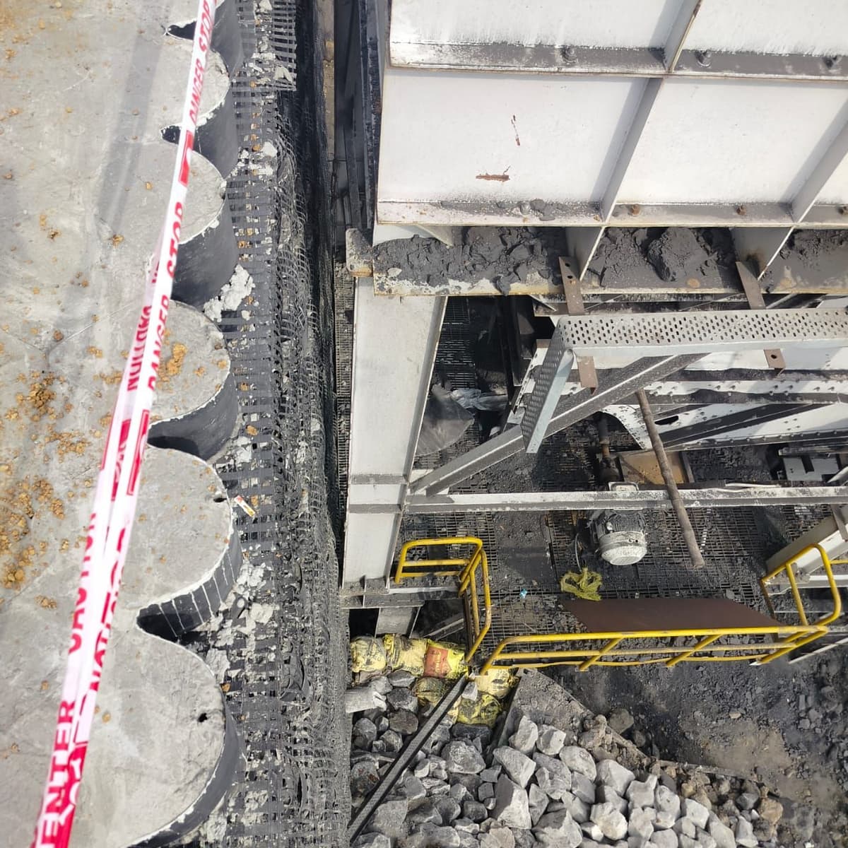 Heavy tracked equipment pads