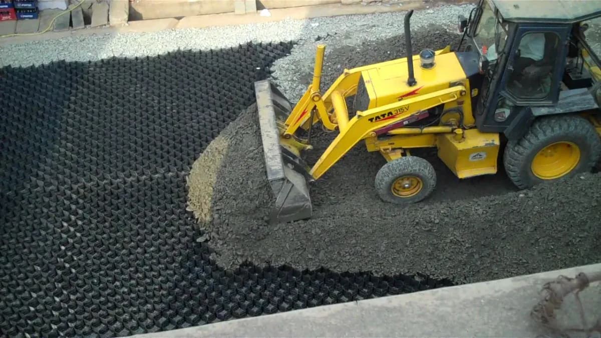 Rehabilitation of road in the busy city town centre in Karnataka