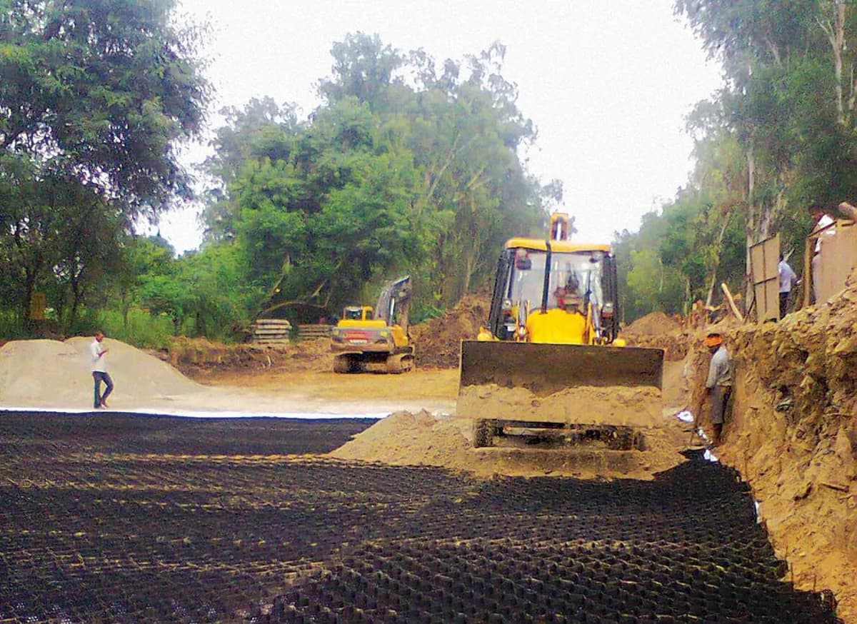 Ground improvement for reinforced soil wall using StrataWeb® Geocells for Arjungunj, U.P.