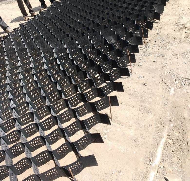 Strengthening of the internal roads using StrataWeb® geocells
