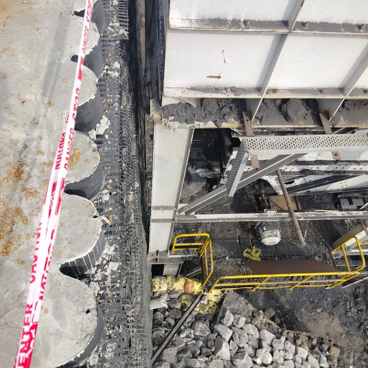 Heavy tracked equipment pads
