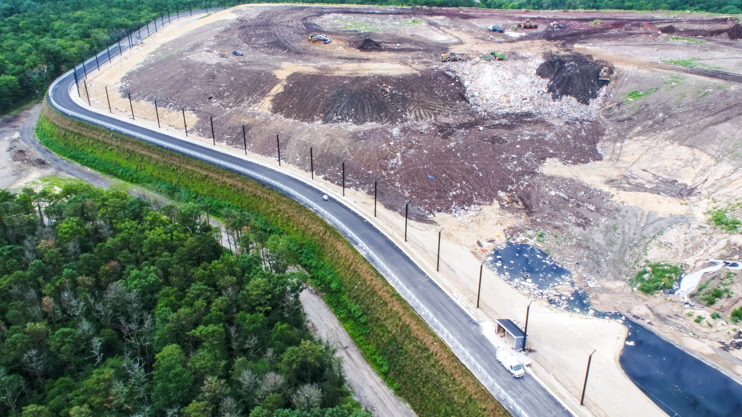 Expansion over existing landfill cells
