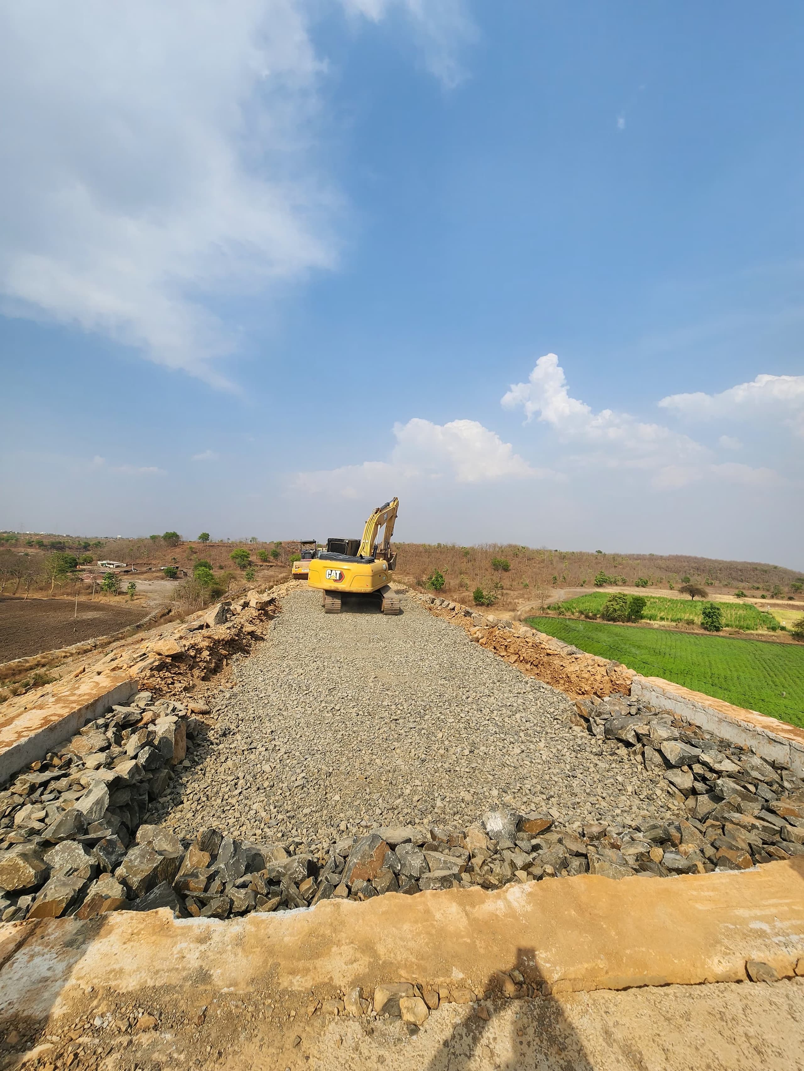 Stress distribution at the subgrade interface