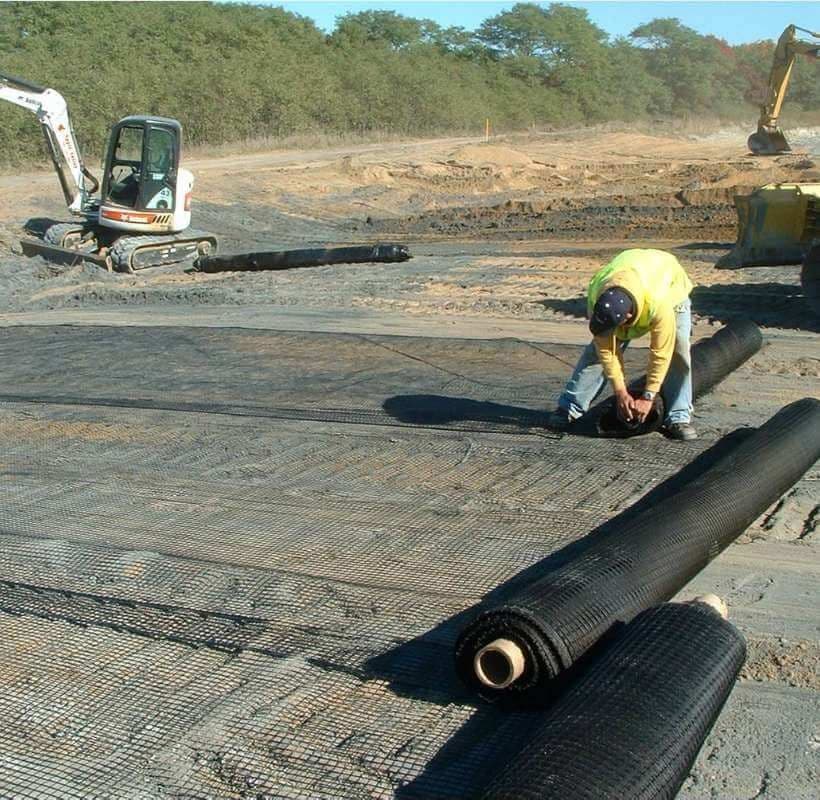 StrataGrid Uniaxial Geogrid installation